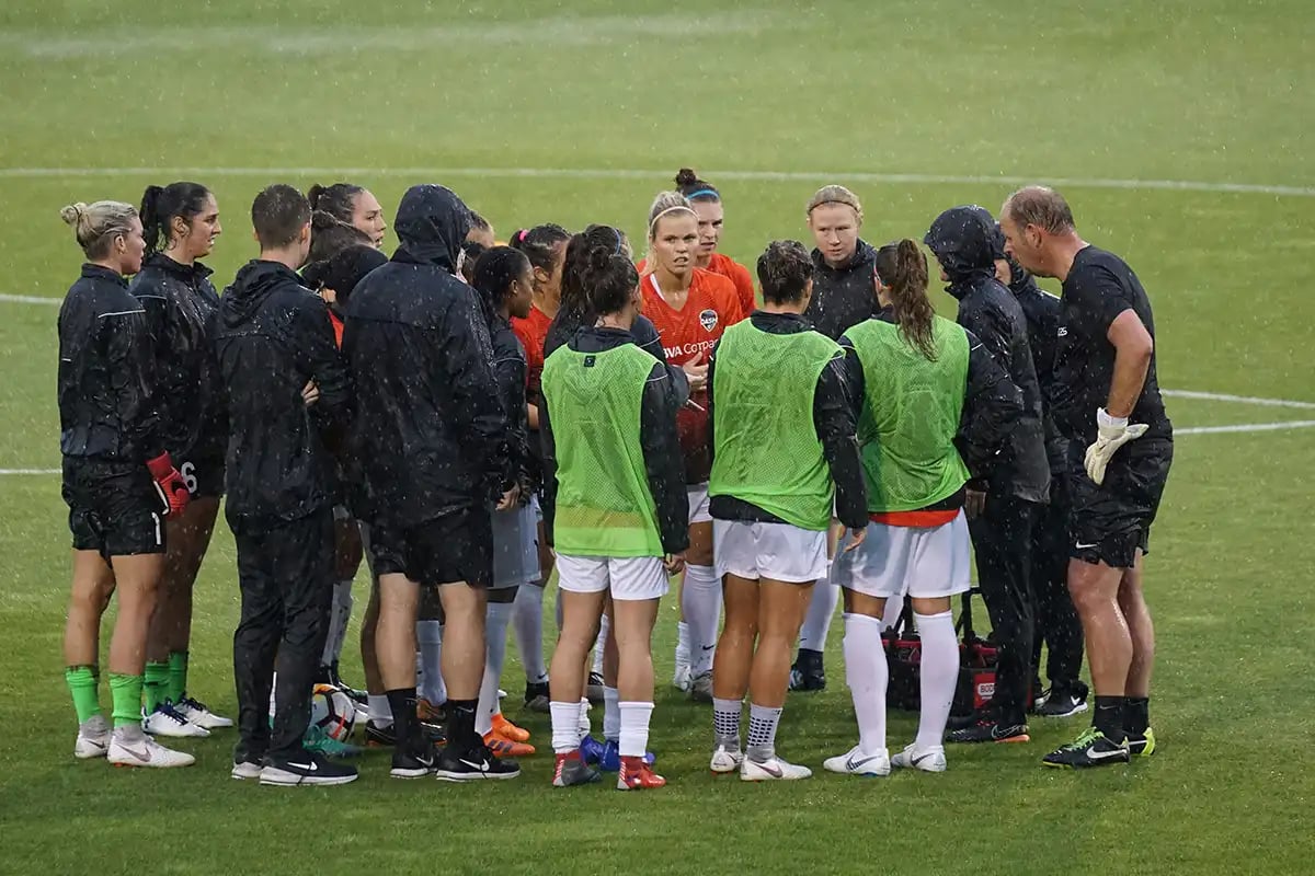 Hydration, psychology, tactics, communication and physical preparation all meet in a three-minute window